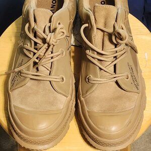 Men's size 9 brown Converse gore tex one stars